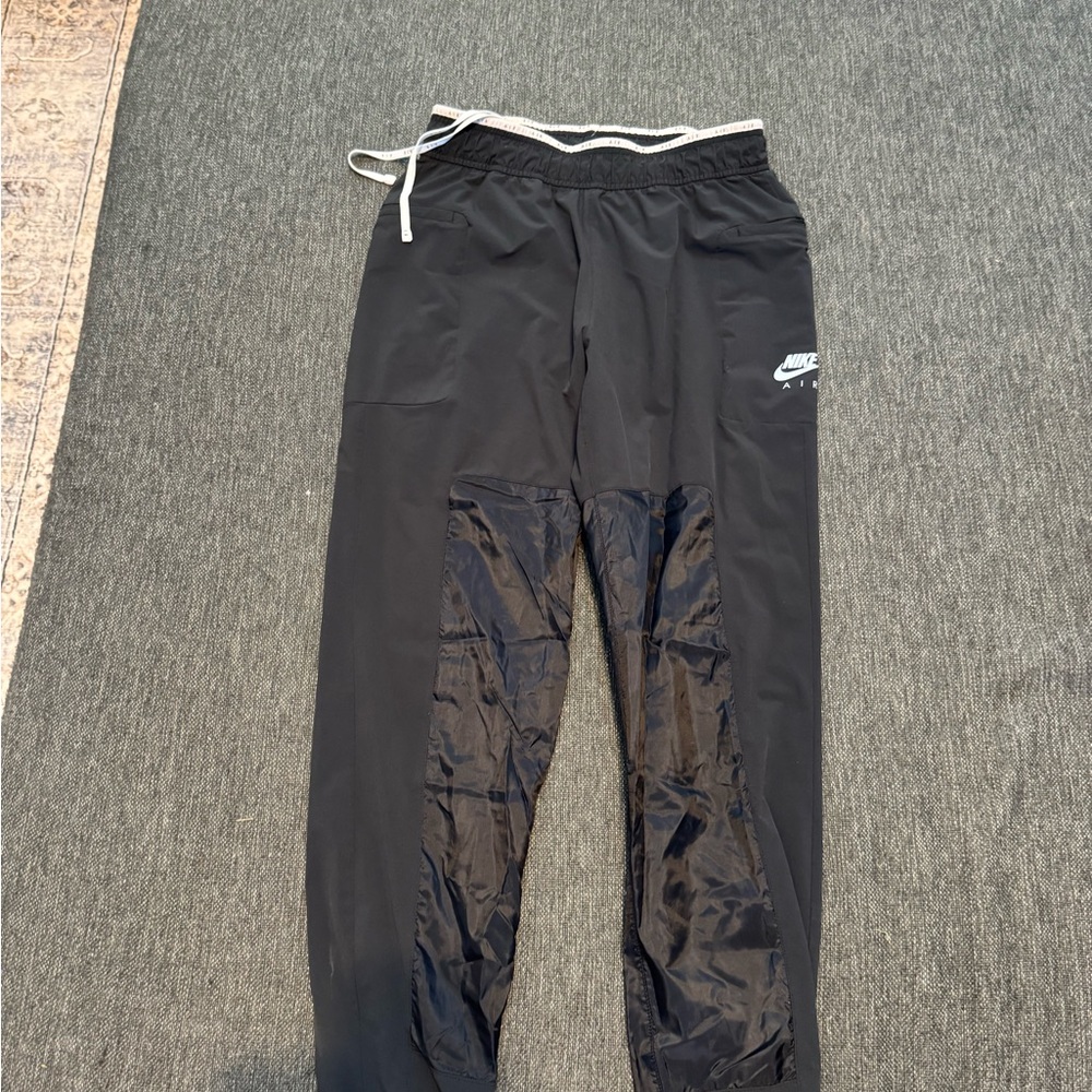Nike size small women’s trendy black track Pants light & trendy